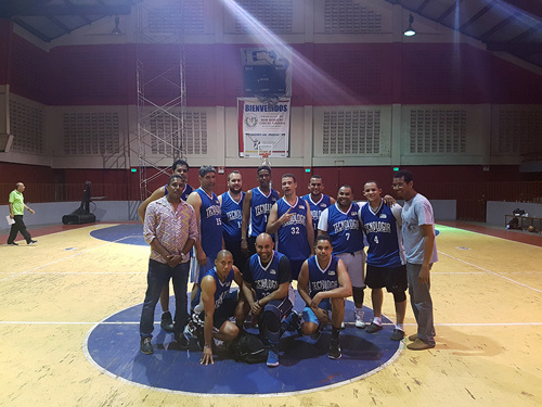 Torneo de baloncesto se encamina a sus semifinales