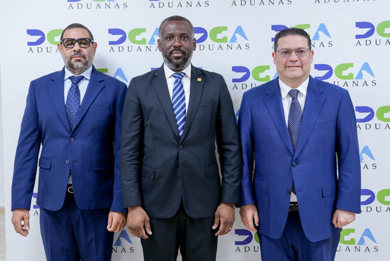 Aduanas y Ministerio Público unen esfuerzos para la persecución y sanción del contrabando de divisas