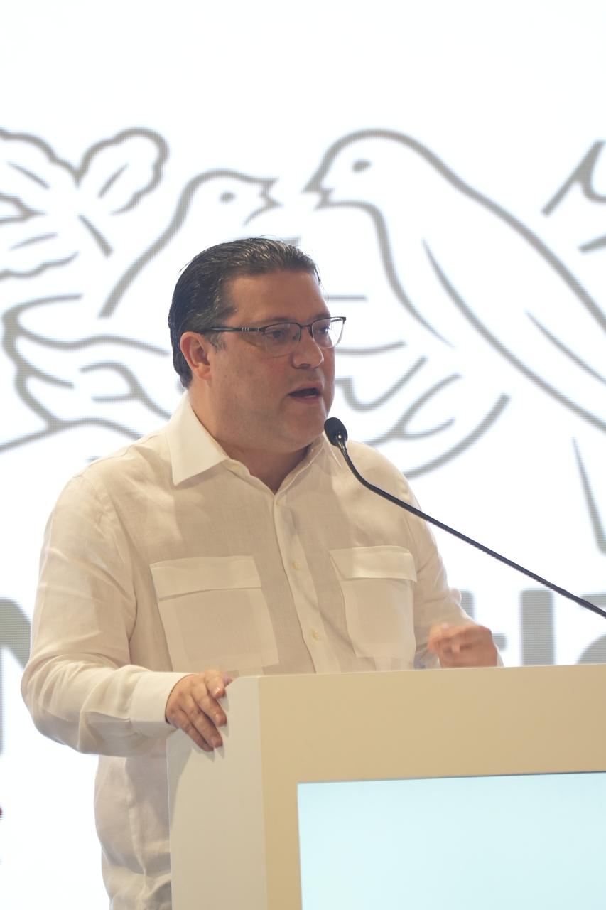 Eduardo Sanz Lovatón, director general de Aduanas, hablando en un podio